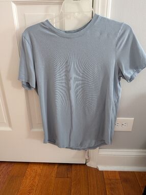 Lululemon Love Crew Shirt Size 6
